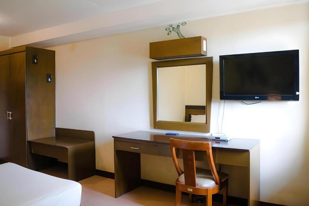 Country Village Hotel Cagayan de Oro Exterior photo