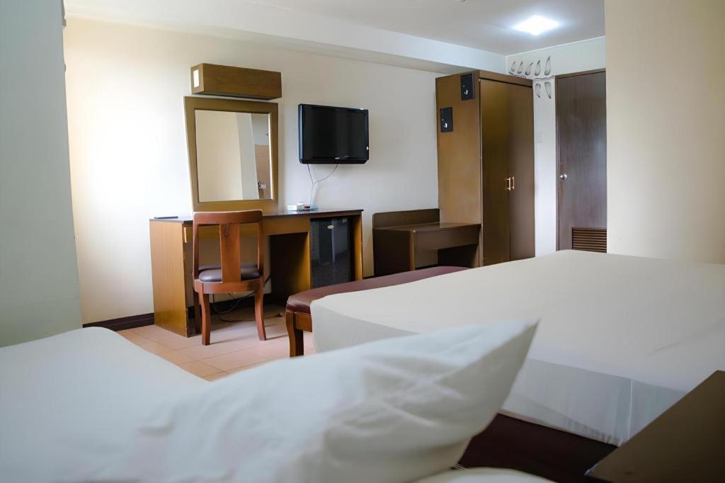 Country Village Hotel Cagayan de Oro Exterior photo