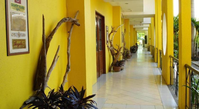 Country Village Hotel Cagayan de Oro Exterior photo
